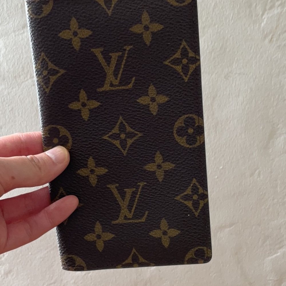 Giveaway Lv wallet